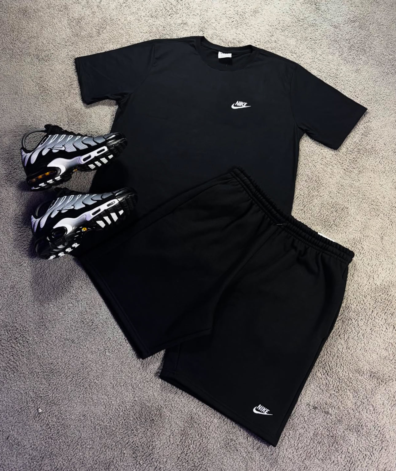 Conjunto Nike + Tênis Air Max plus TN