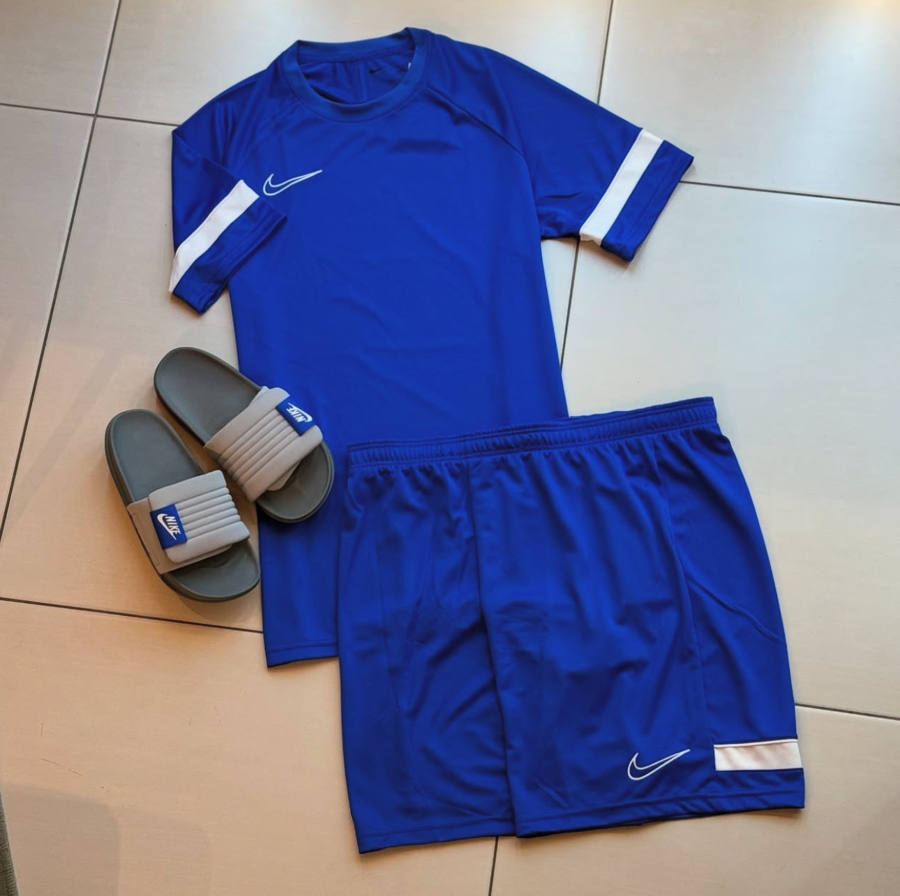 Kit Nike Academy + Chinelo Nike