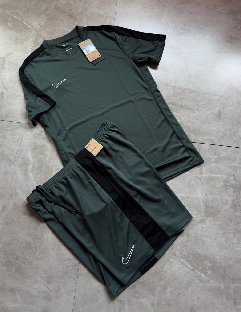 Conjunto Nike Dri-Fit Academy 2025