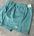 Short Nike Club