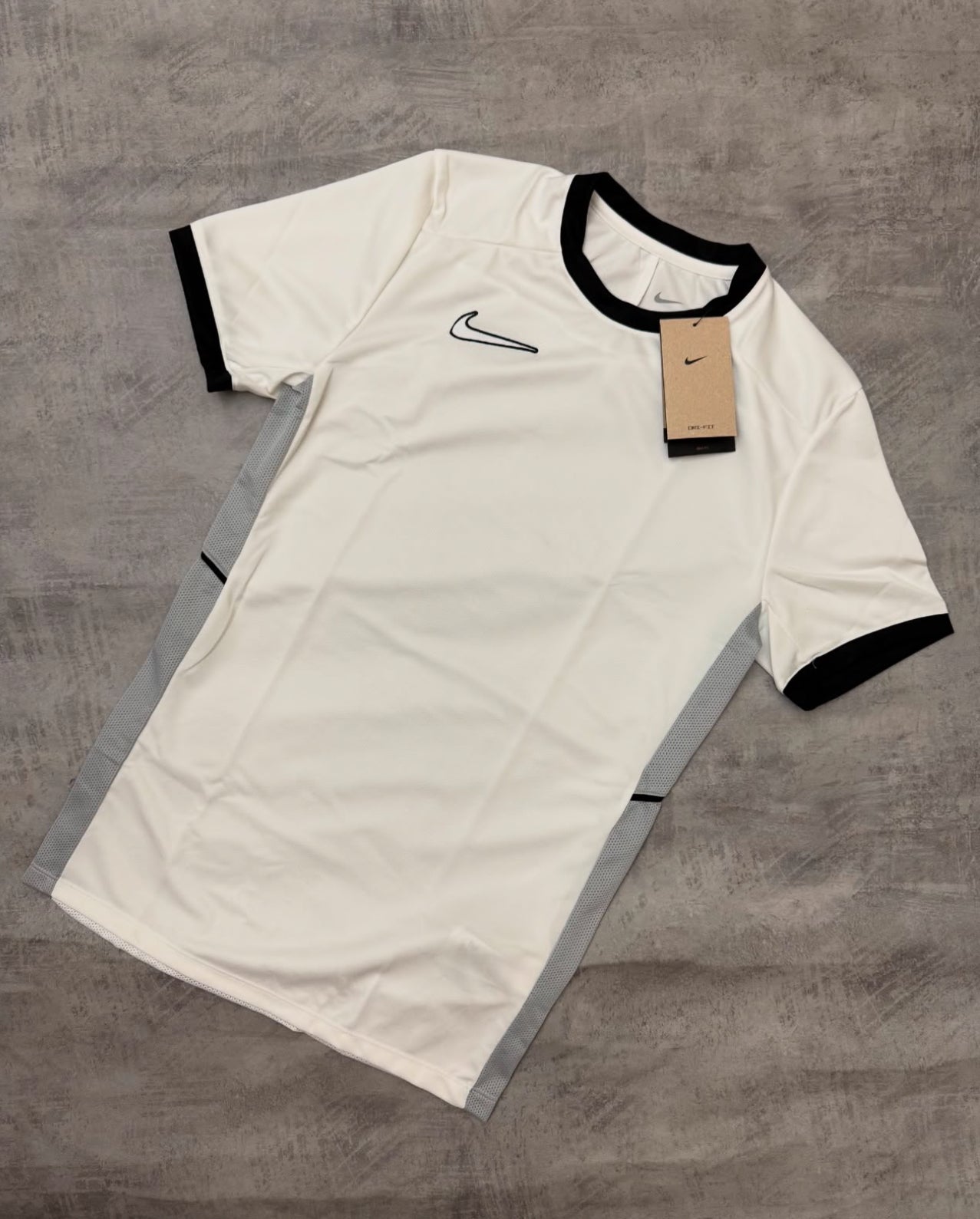 Camisa Nike DRI-FIT 2025