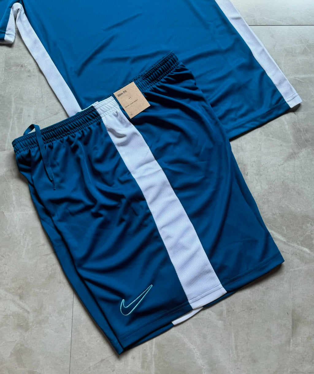 Conjunto Nike DRI-FIT Academy
