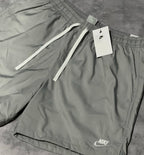 Short Nike Club