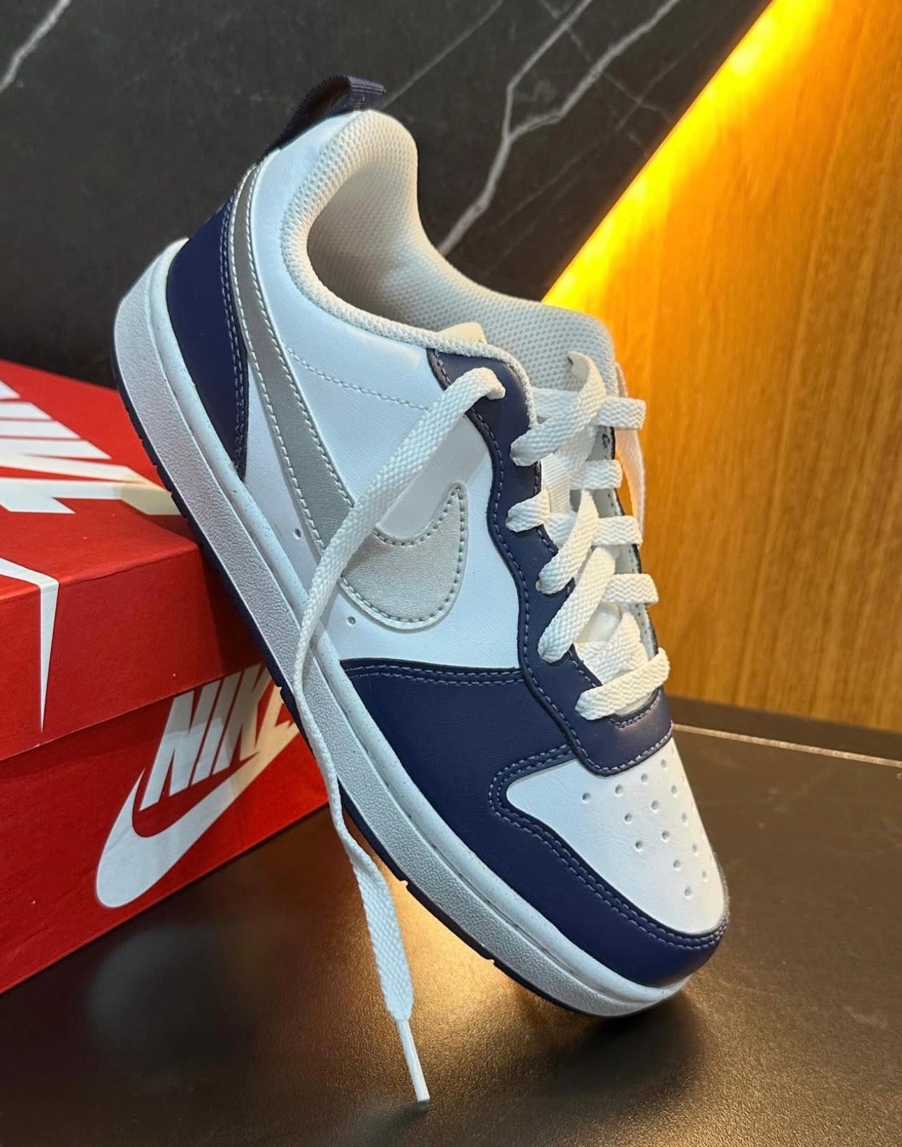 Tênis Nike Borough Low