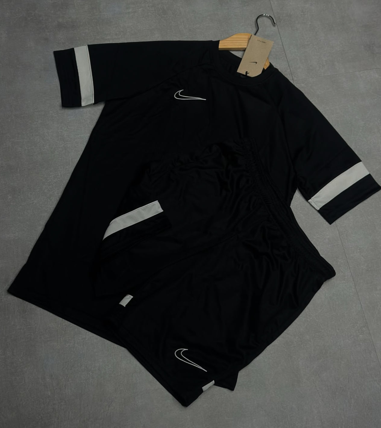 Conjunto Nike DRI-FIT Academy