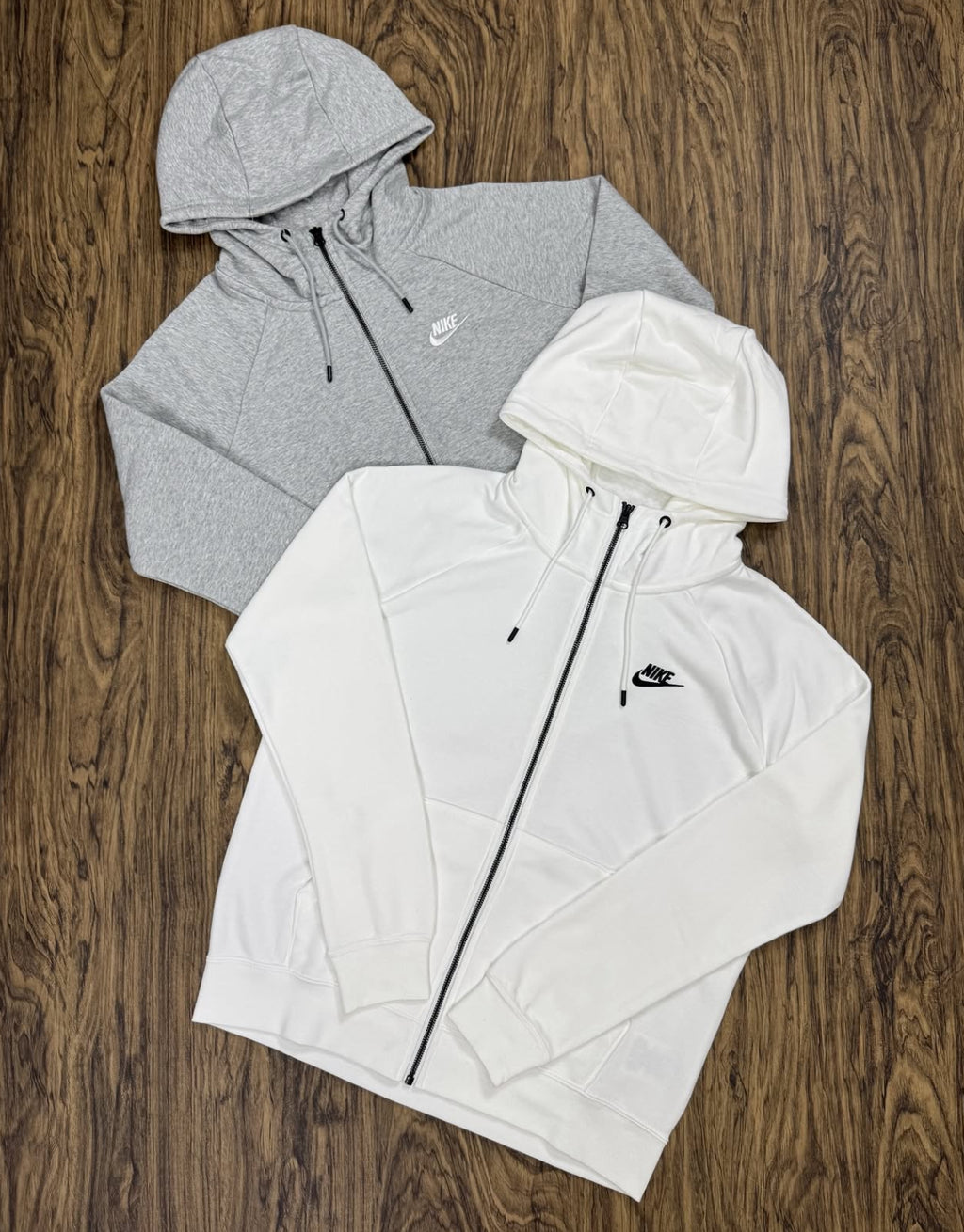 2 Blusas moletom Nike