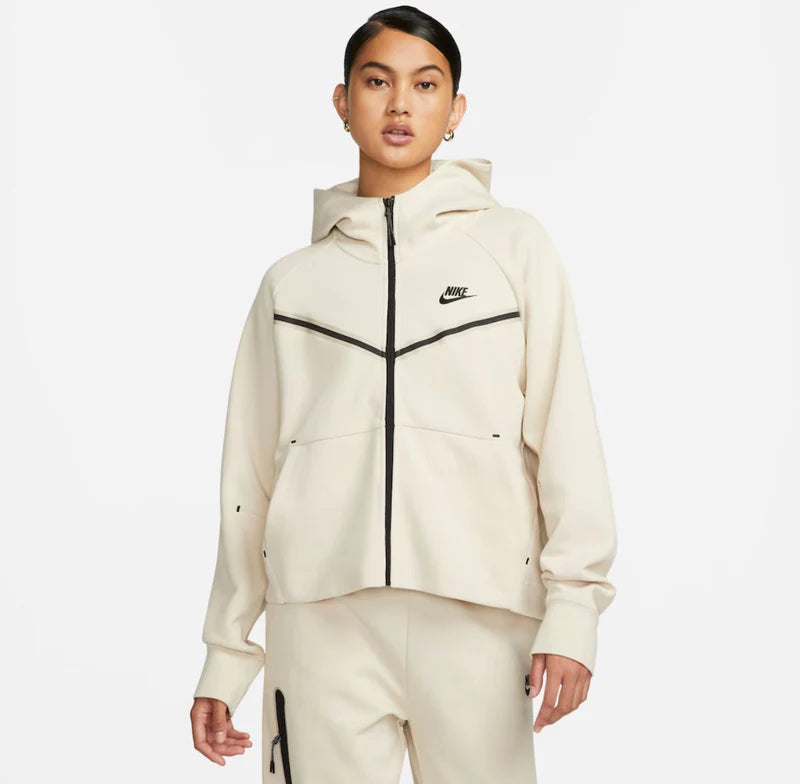 Nike Tech Fleece feminino