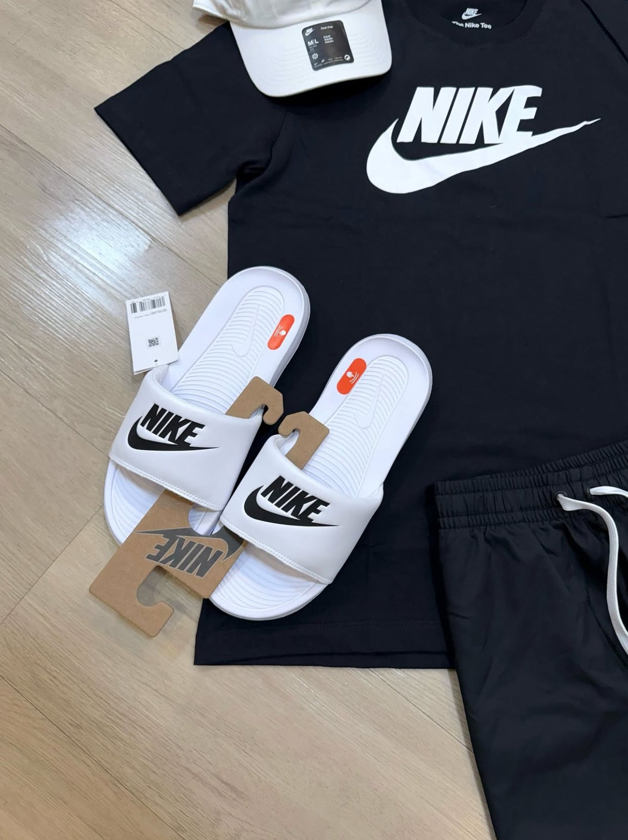 Kit completo Nike +Chinelo Victori One