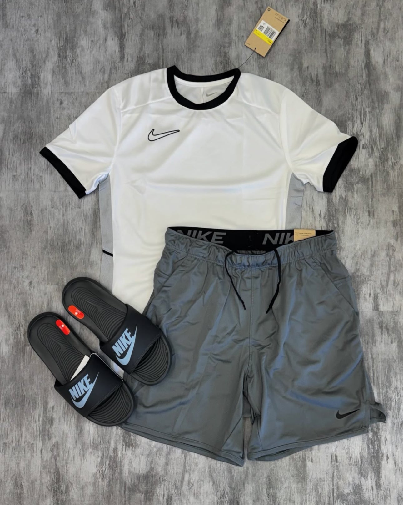 Kit Nike Academy 2025 + Chinelo Victori One