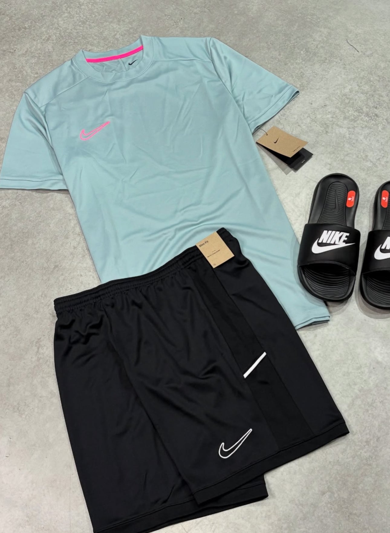 Kit Academy + Chinelo Victori One