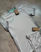 Conjunto Nike DRI-FIT ( ice frozen )