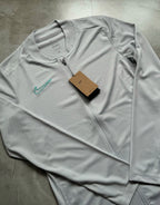 Conjunto Nike DRI-FIT 2025 (ice frozen)