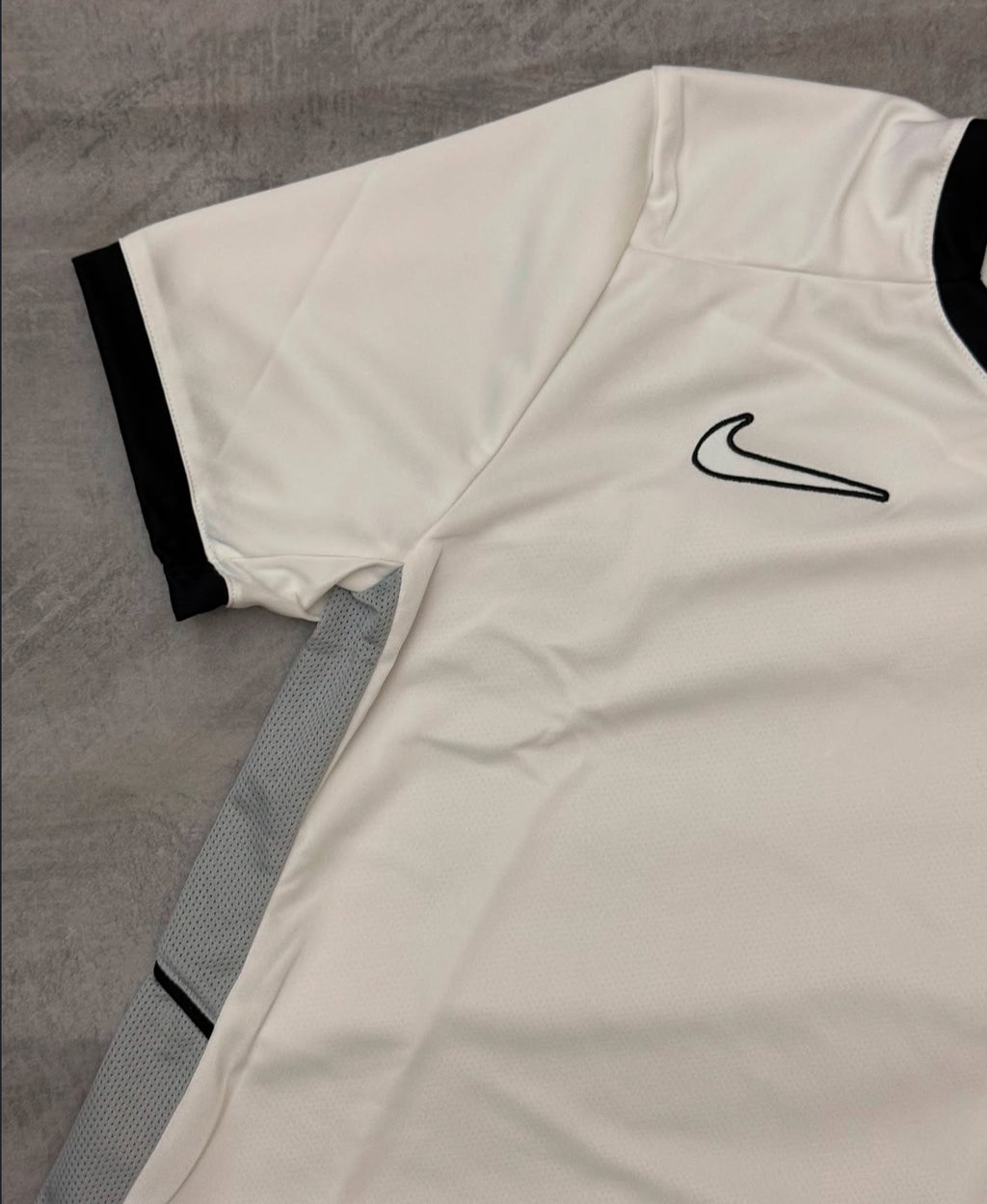 Camisa Nike DRI-FIT 2025