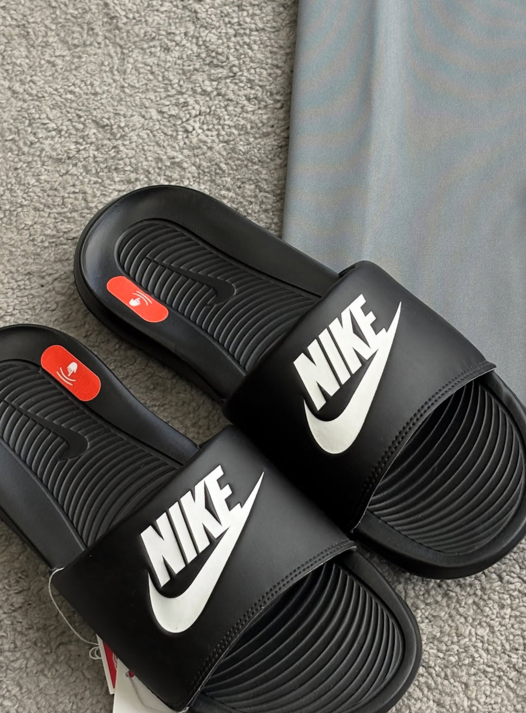 Conjunto Nike Academy + Chinelo Victori One