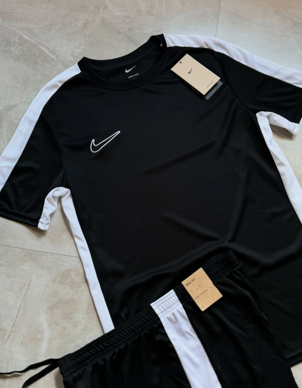 Conjunto Nike DRI-FIT Academy