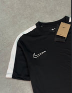 Kit completo Nike Academy + Chinelo Victori One